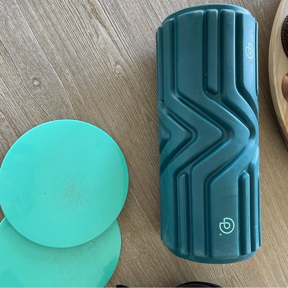 Pvolve Workout Gear - Picture 2 of 4